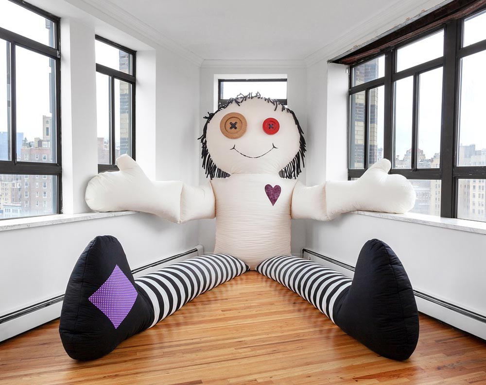 Review: Abby Lloyd “Goodbye Dolly”, Alyssa Davis Gallery by Li E. Ke