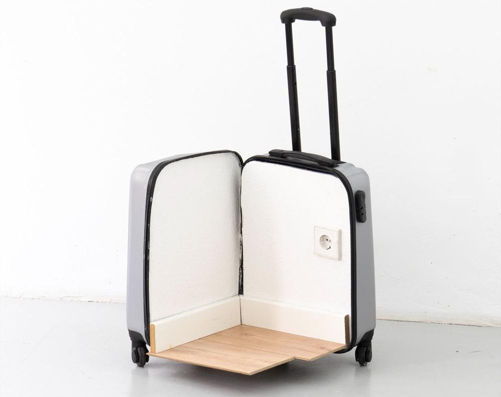 IN DEN EIGENEN VIER WANDEN GEHORT MIR NUR EIN KOFFER — Gregor Lau at Laube, Karlsruhe, Germany