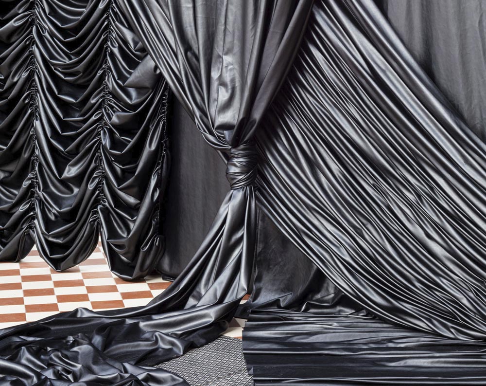 CHARMING FOR THE REVOLUTION — Group show at Jester, Genk