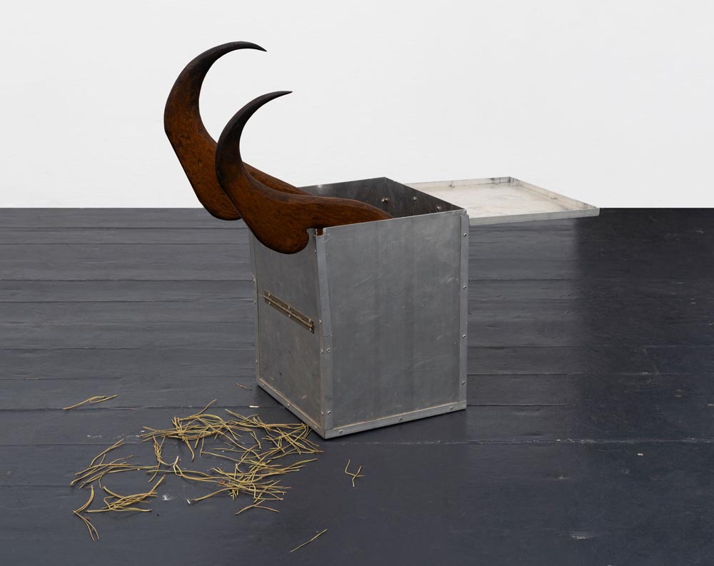 DENTRO — Group show at Somers Gallery, London