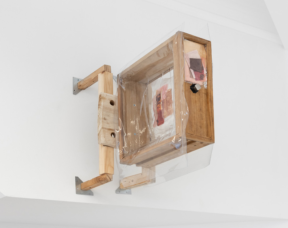 HOW TO AVOID BEING WRAPPED — Group show @Kruppa Gallery, London