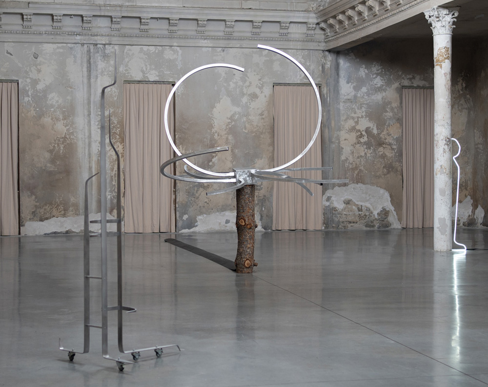 EVERYTHING COMES TOGETHER WHILE PUSHING ALL APART — Group show @Reaktor Wien, Vienna