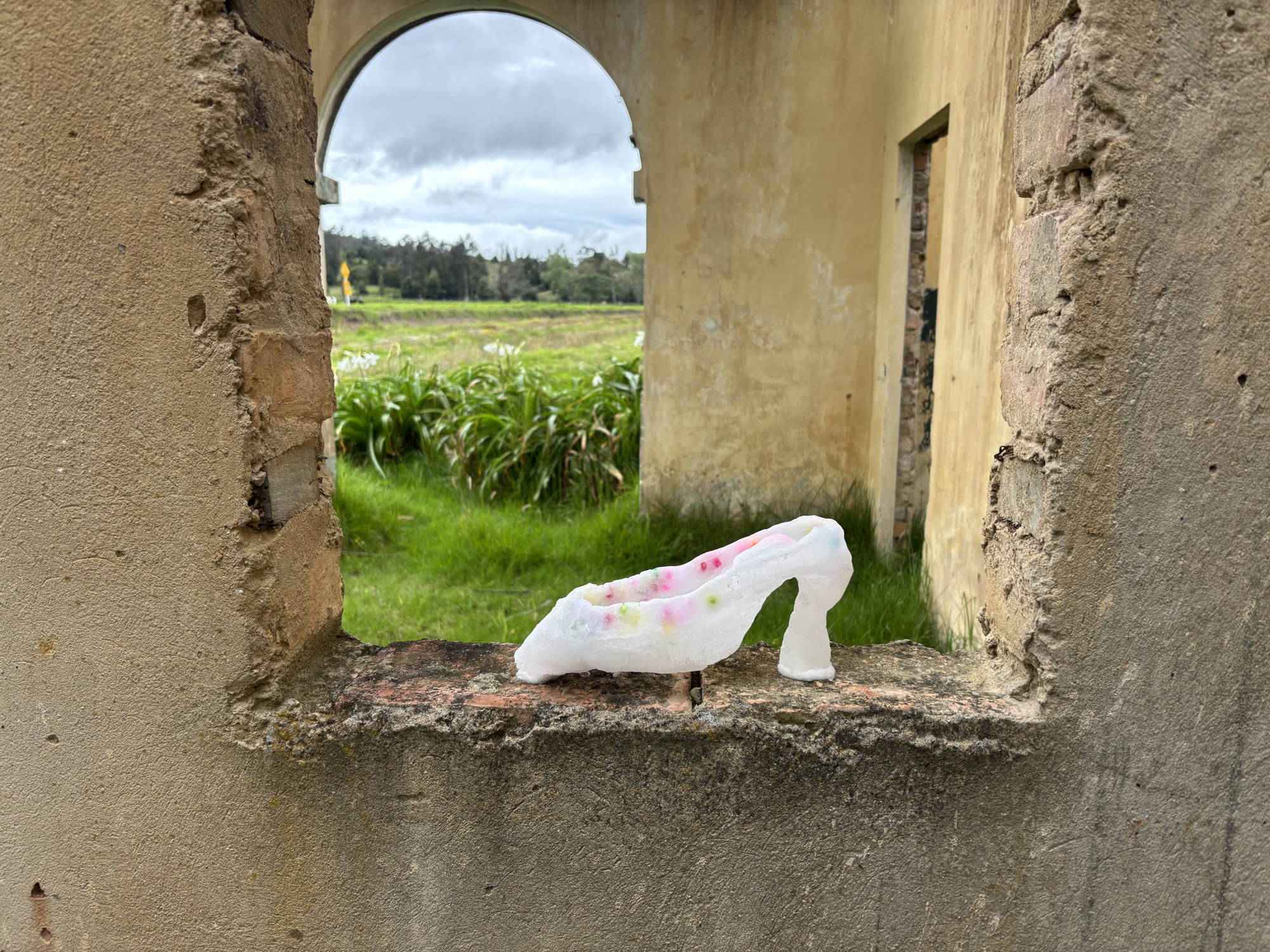 CENICIENTA MARCHITADA —  Claudia Azalde & Marissa Jezak @Virreina: Loma Serena (Boyaca, Colombia)